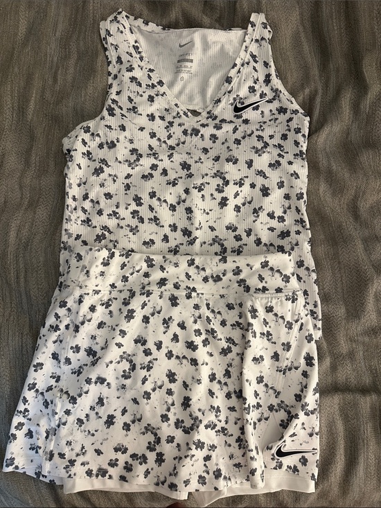 Nike Dresses & Skirts - Nike Floral Tennis Set — White with Black Flower Print